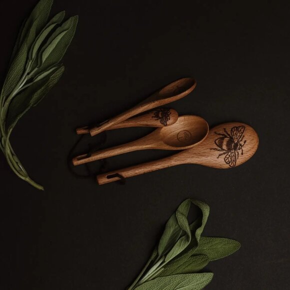 Bumblebee Measuring Spoons - Set of 4 - Picture 2 of 2